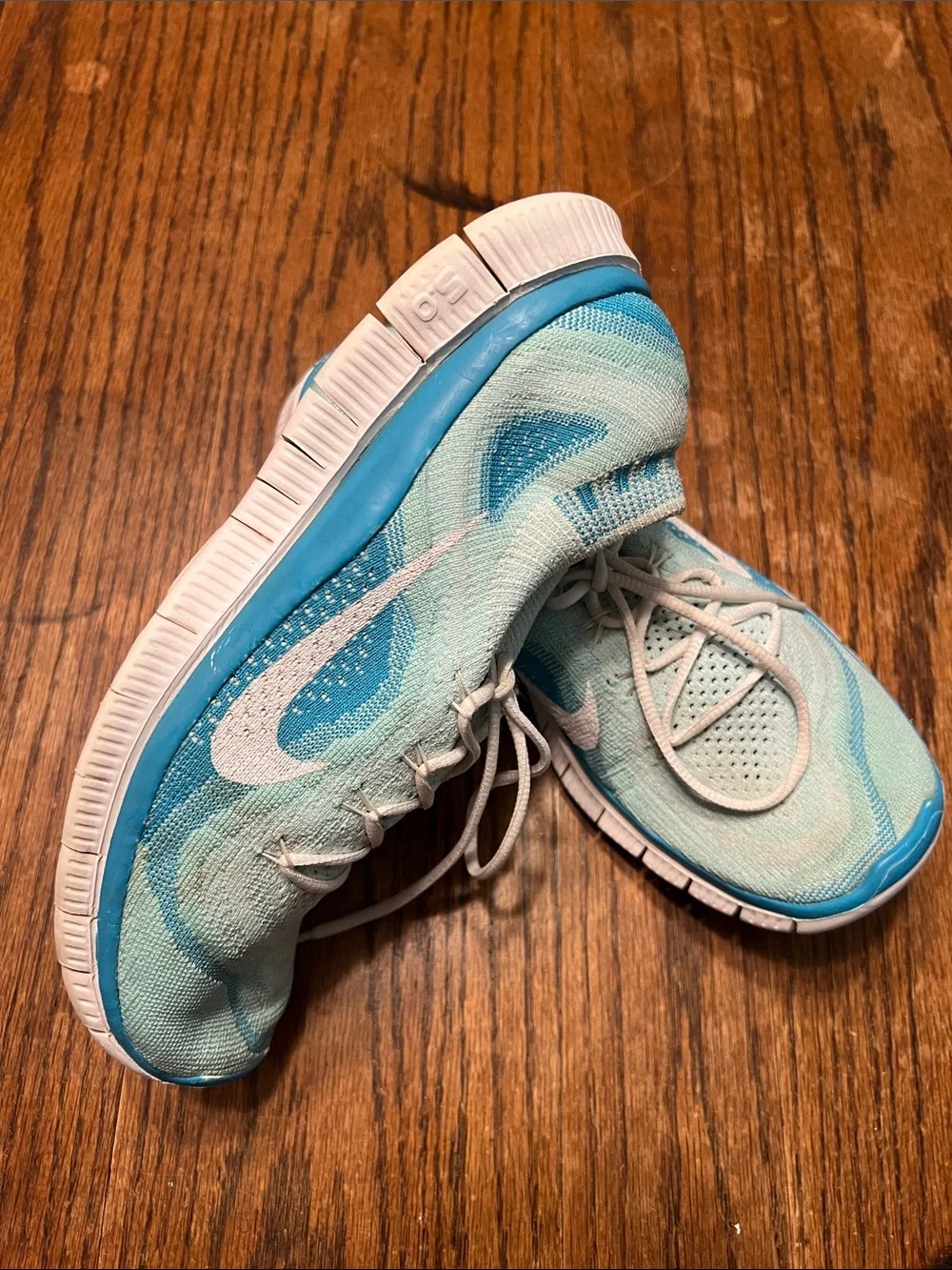 Nike Women's 5.0 Fly Knit  Light Aqua and White Knit Running Shoes